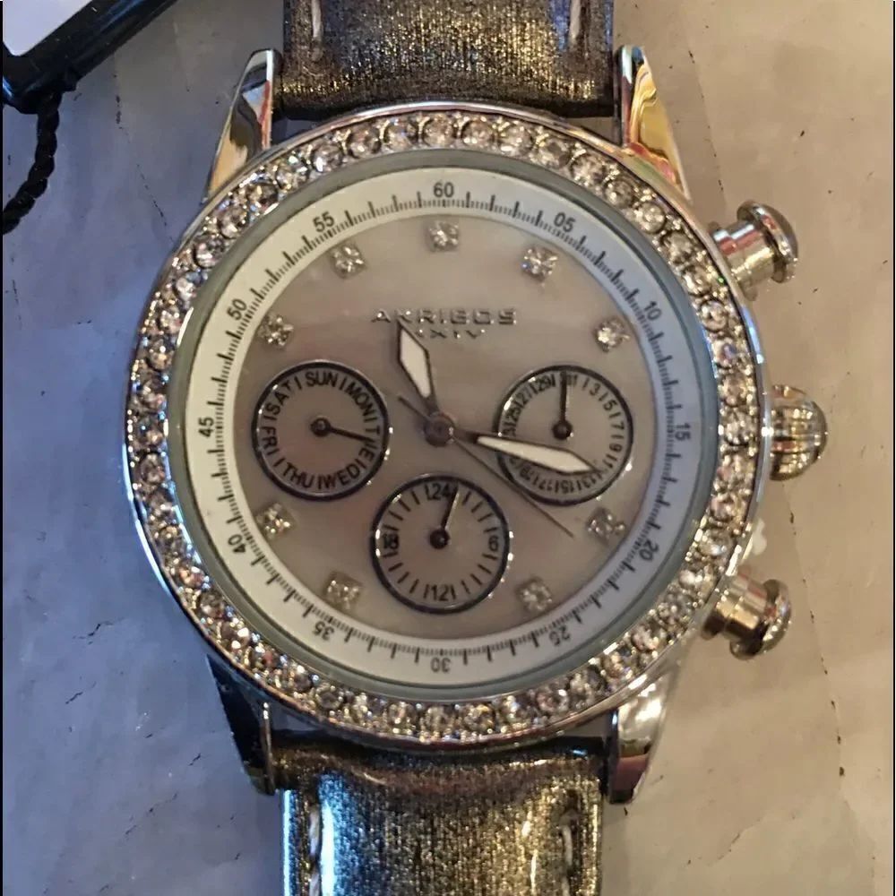 AKRIBOS XXIV Designer Metallic Watch
